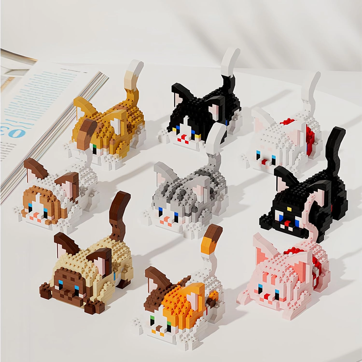 Animal Micro Building Blocks Set Mini Cat Building Toy Bricks Kits for Adult and Kids (2 in 1 White cat)