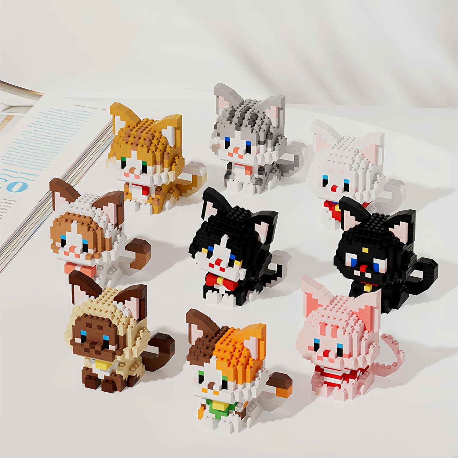 Animal Micro Building Blocks Set Mini Cat Building Toy Bricks Kits for Adult and Kids (2 in 1 White cat)