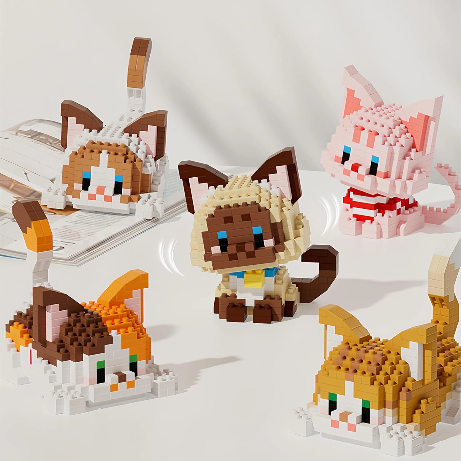 Animal Micro Building Blocks Set Mini Cat Building Toy Bricks Kits for Adult and Kids (2 in 1 White cat)
