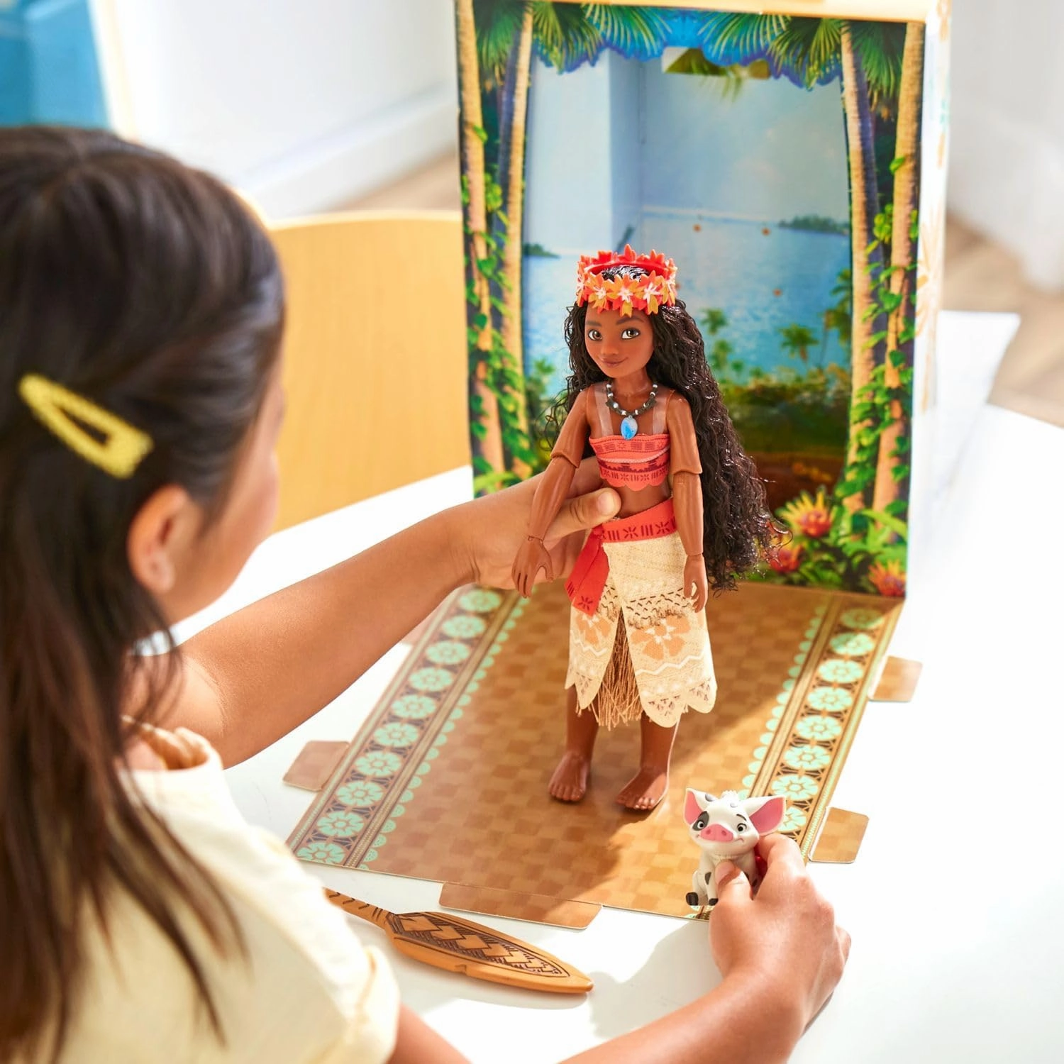 Disney Store Official Princess Story Doll (Moana) 11 Inches, Includes Coloring Book and Additional Dress, Princess Doll in Classic Outfit, Princess Toys for Girls