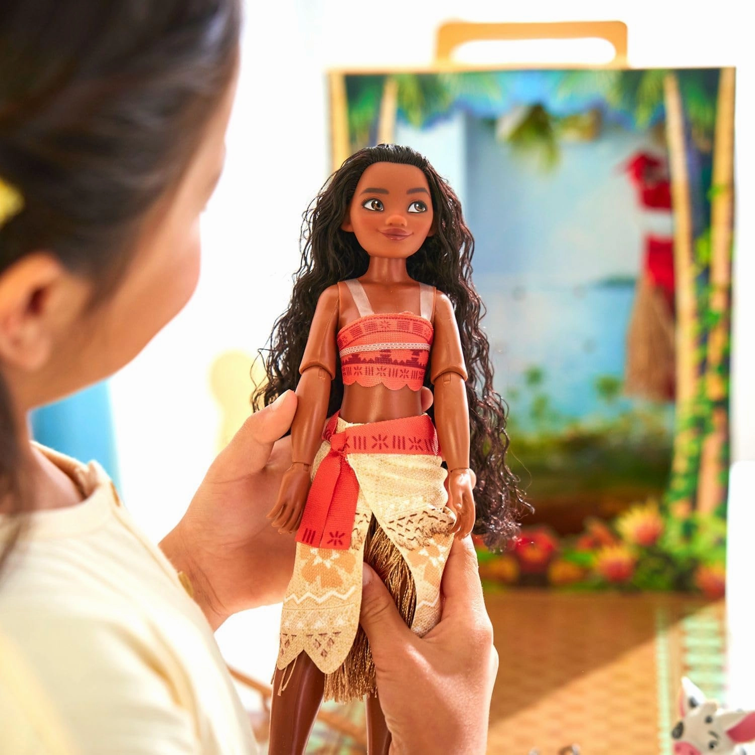 Disney Store Official Princess Story Doll (Moana) 11 Inches, Includes Coloring Book and Additional Dress, Princess Doll in Classic Outfit, Princess Toys for Girls