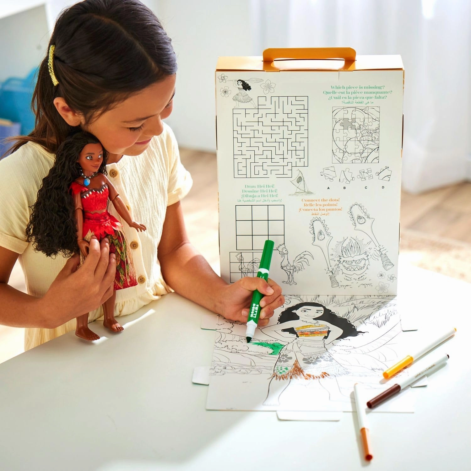 Disney Store Official Princess Story Doll (Moana) 11 Inches, Includes Coloring Book and Additional Dress, Princess Doll in Classic Outfit, Princess Toys for Girls