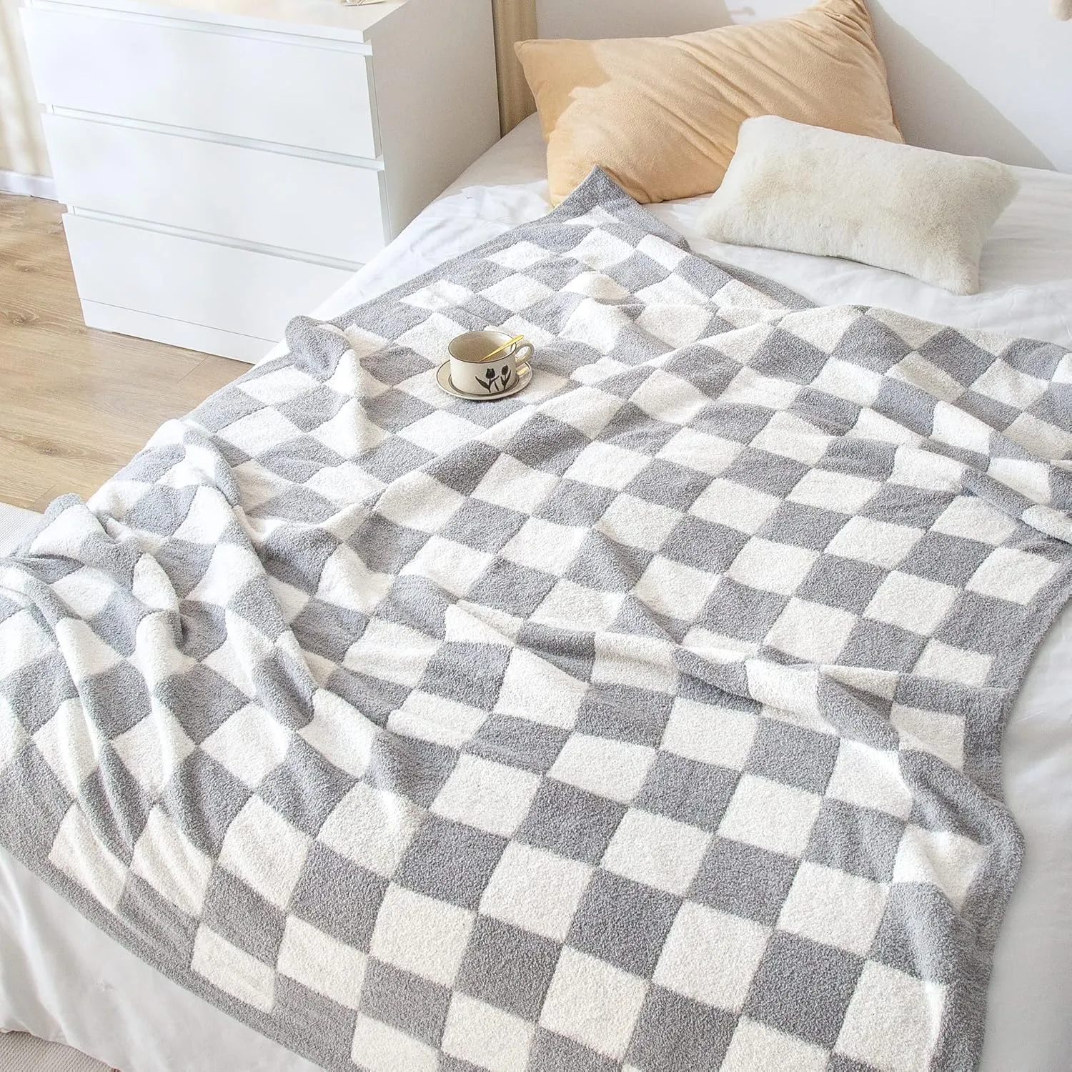 SeaRoomy Checkered Throw Blanket, Soft Cozy Fluffy Reversible Checkerboard Knitted Throw Blanket, Warm Plush Microfiber Plaid Lightweight Blanket for Couch Bed Travel(Grey, 51"×63")