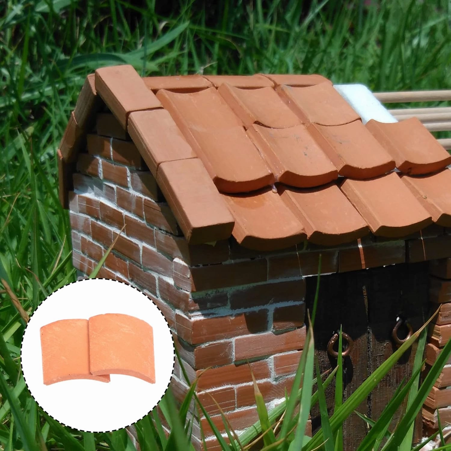Vaguelly 80 PCS Mini Bricks Roof Tiles, 1:16 Tiny Red Bricks Miniature Model Cement Bricks Set, Stone Dollhouse/Railway/Landscaping Building Set, 17 x 16 x 2mm