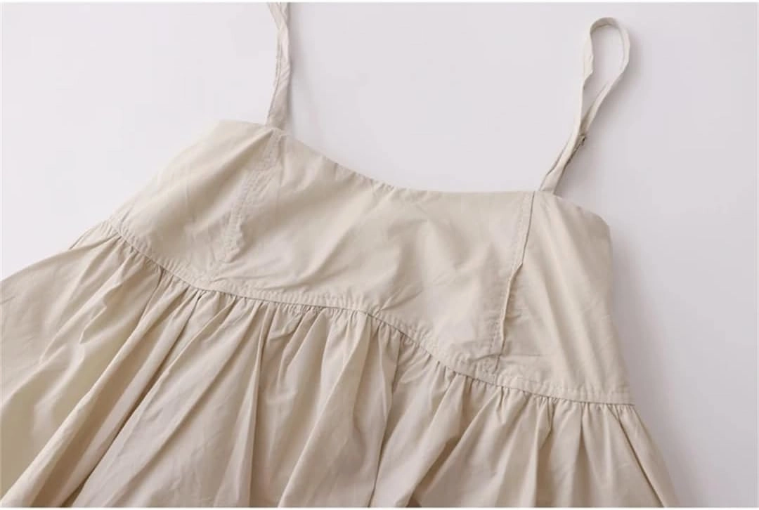 Women's French Retro Holiday Style Small Camisole Backless Loose Fluffy Bud Short Camisole